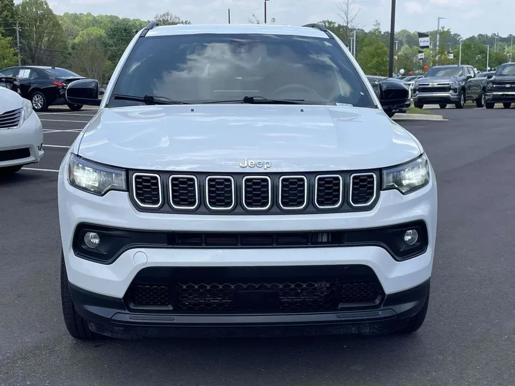 2024 Jeep Compass Latitude thumbnail 8