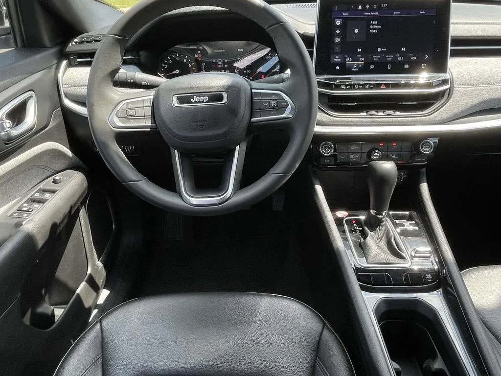 2024 Jeep Compass Latitude thumbnail 9