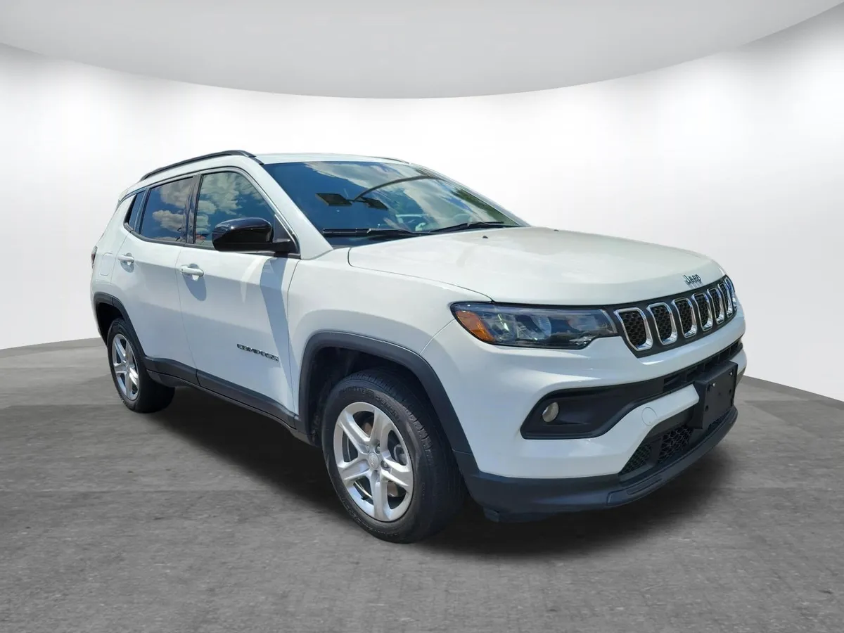 2024 Jeep Compass Latitude thumbnail 19