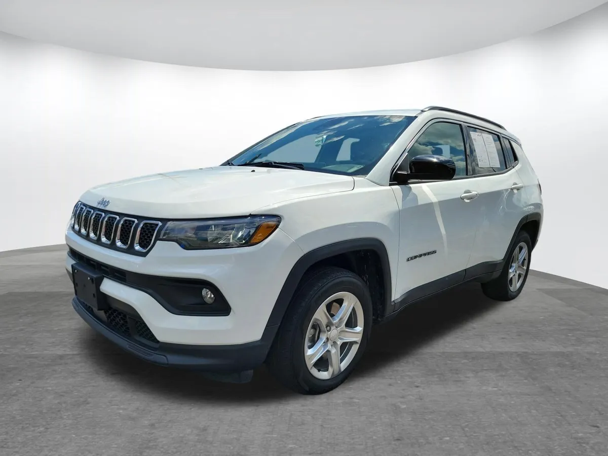 2024 Jeep Compass Latitude thumbnail 21