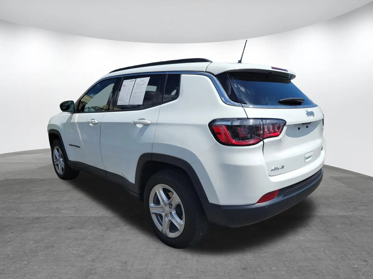 2024 Jeep Compass Latitude thumbnail 25
