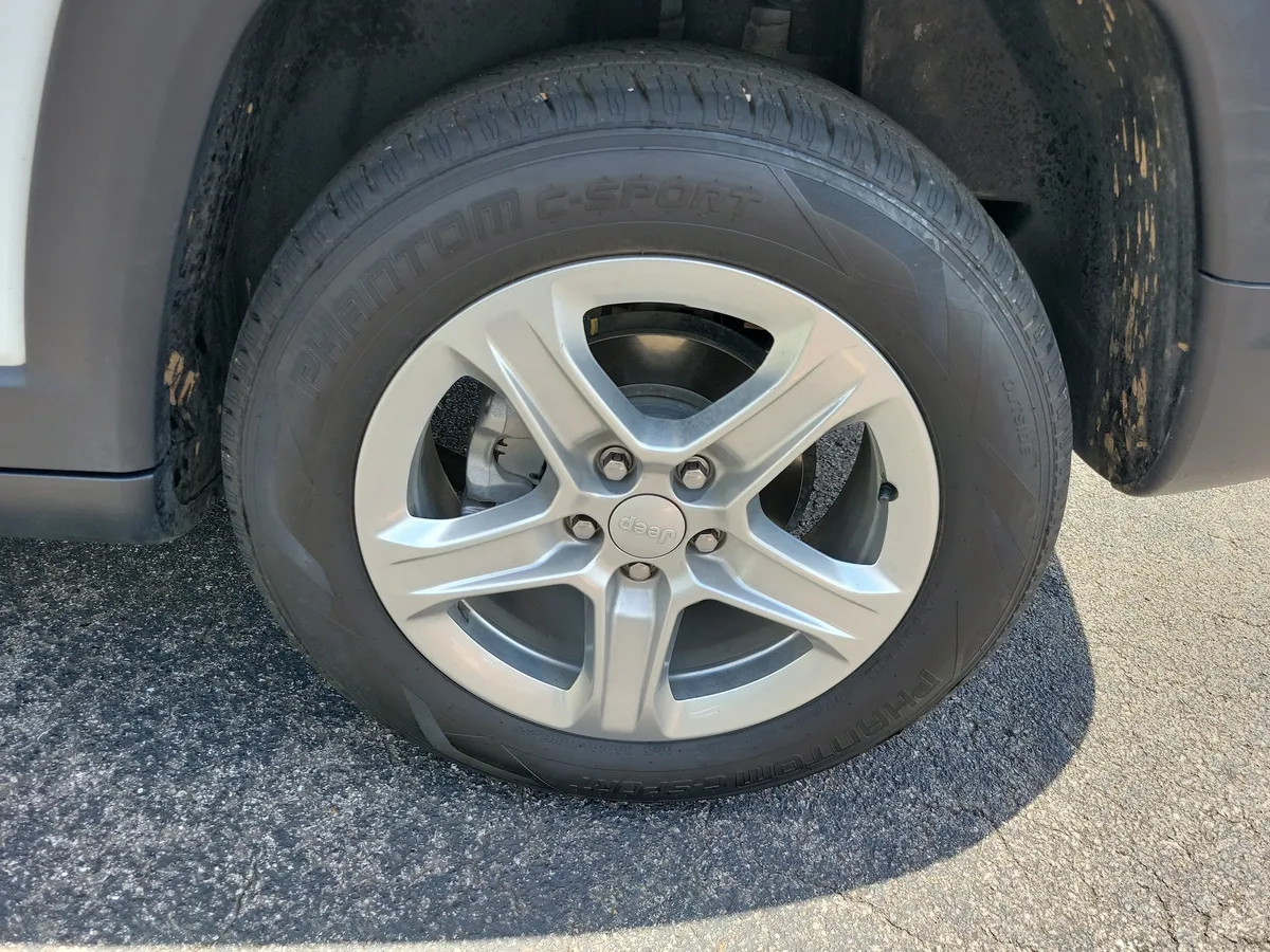 2024 Jeep Compass Latitude thumbnail 26