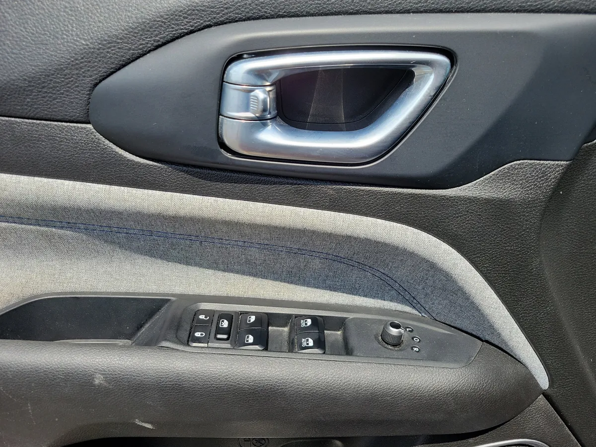 2024 Jeep Compass Latitude thumbnail 6