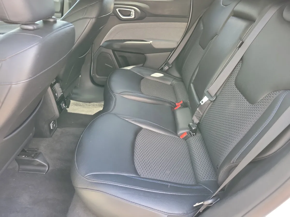 2024 Jeep Compass Latitude thumbnail 7