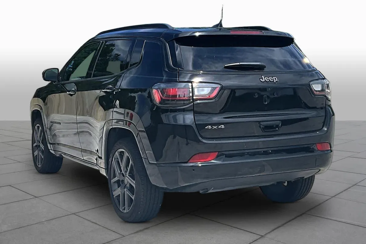2024 Jeep Compass Limited thumbnail 11