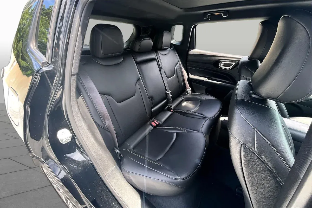 2024 Jeep Compass Limited thumbnail 19