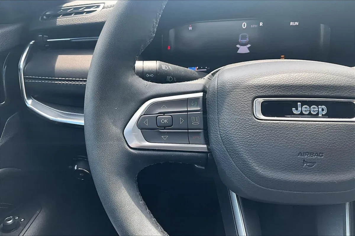 2024 Jeep Compass Limited thumbnail 23