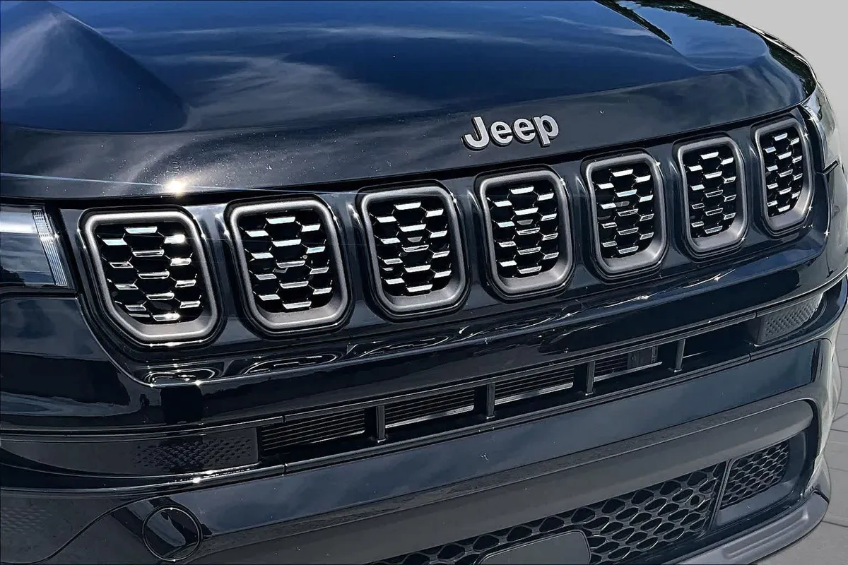 2024 Jeep Compass Limited thumbnail 29