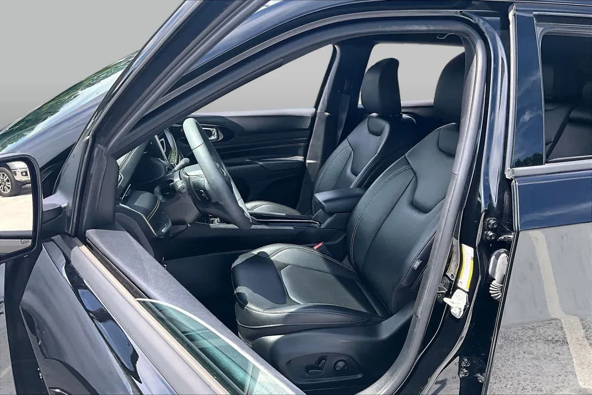 2024 Jeep Compass Limited thumbnail 8