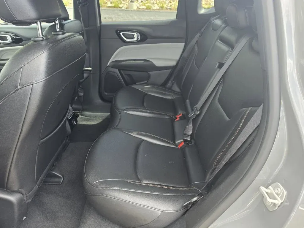 2024 Jeep Compass Limited thumbnail 10