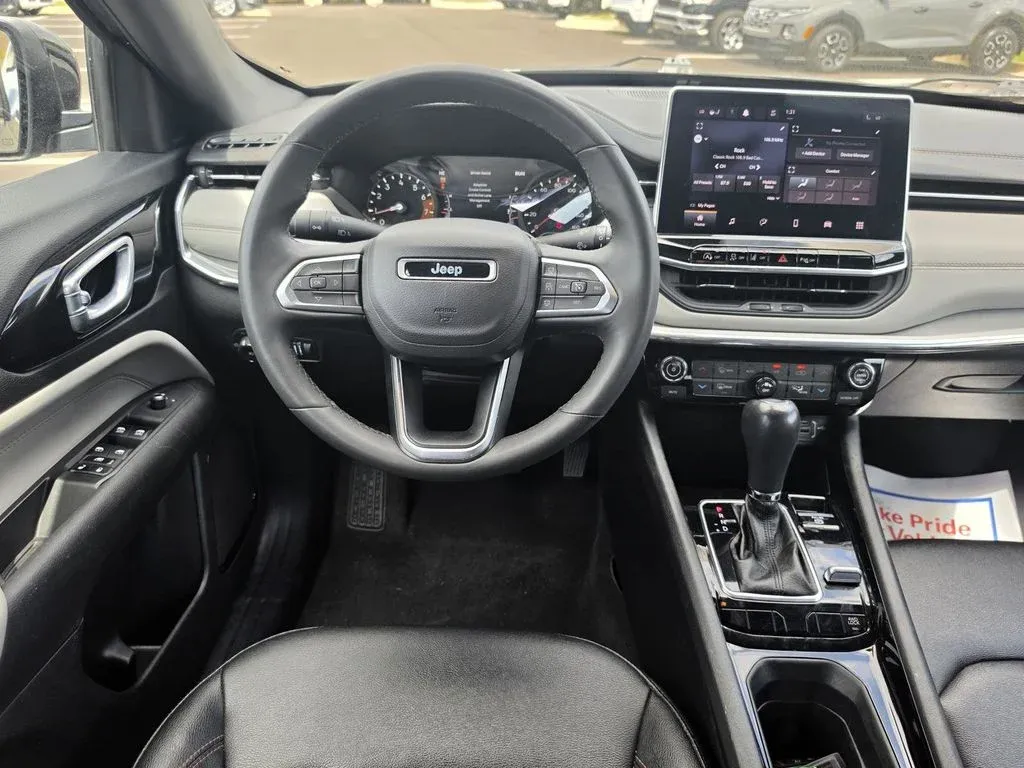 2024 Jeep Compass Limited thumbnail 11