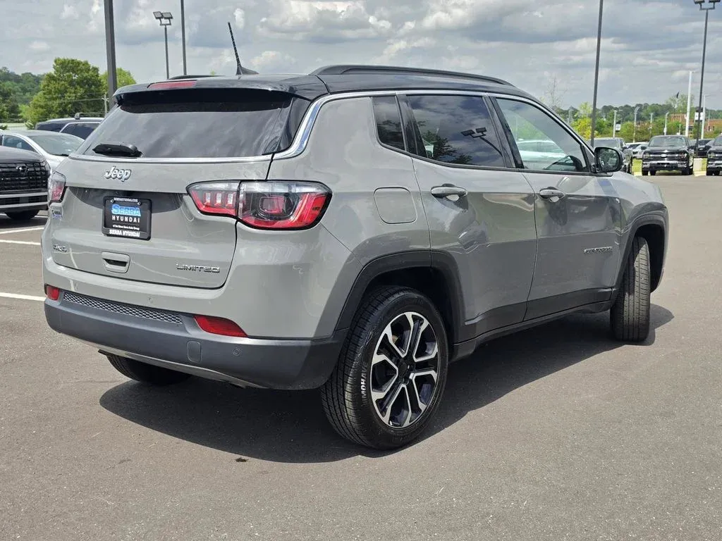 2024 Jeep Compass Limited thumbnail 3