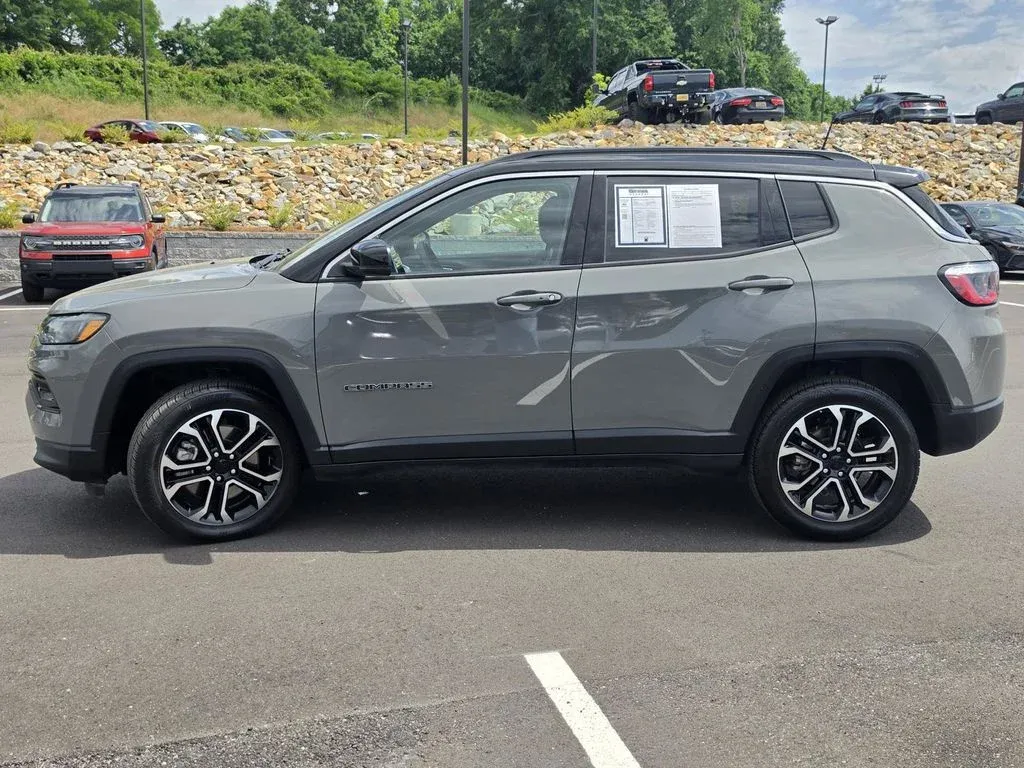 2024 Jeep Compass Limited thumbnail 6