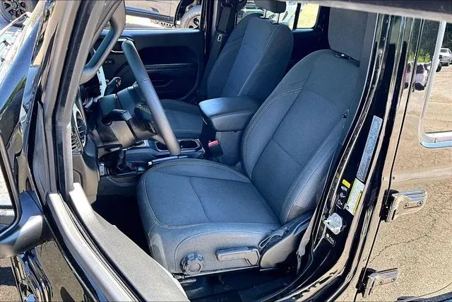 2024 Jeep Gladiator Sport S thumbnail 17