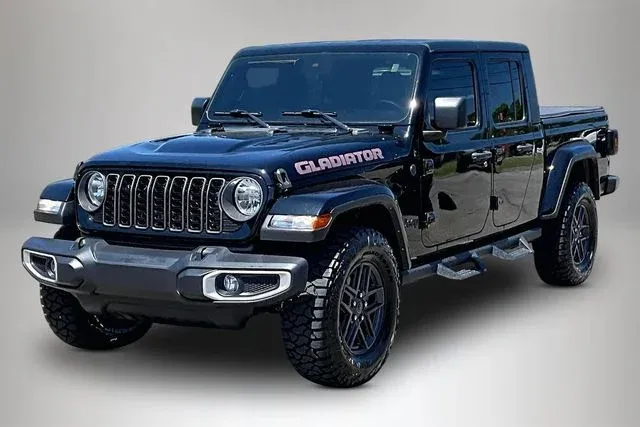 2024 Jeep Gladiator Sport S thumbnail 2
