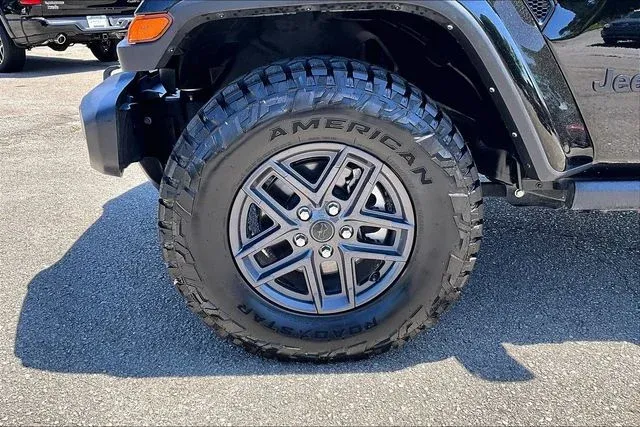 2024 Jeep Gladiator Sport S thumbnail 27
