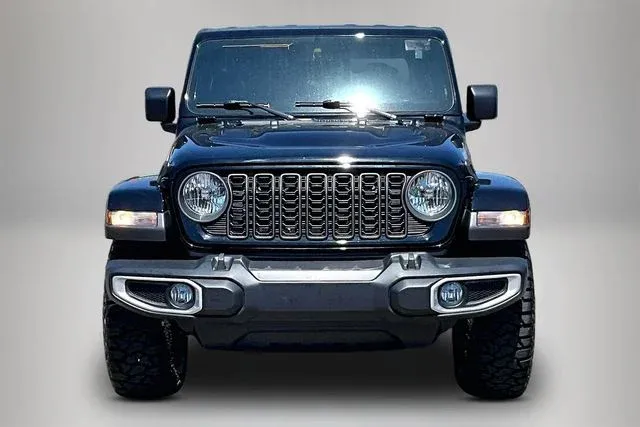 2024 Jeep Gladiator Sport S thumbnail 3
