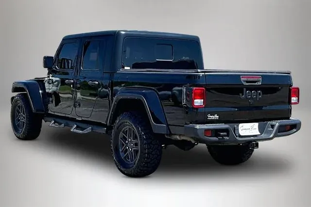 2024 Jeep Gladiator Sport S thumbnail 4