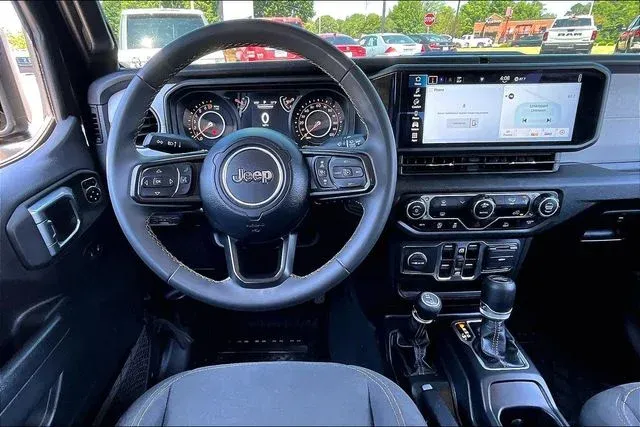 2024 Jeep Gladiator Sport S thumbnail 8
