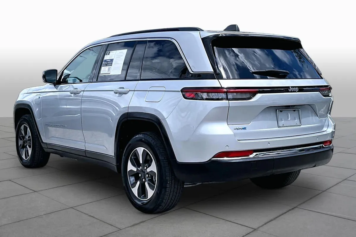2024 Jeep Grand Cherokee 4xe thumbnail 12
