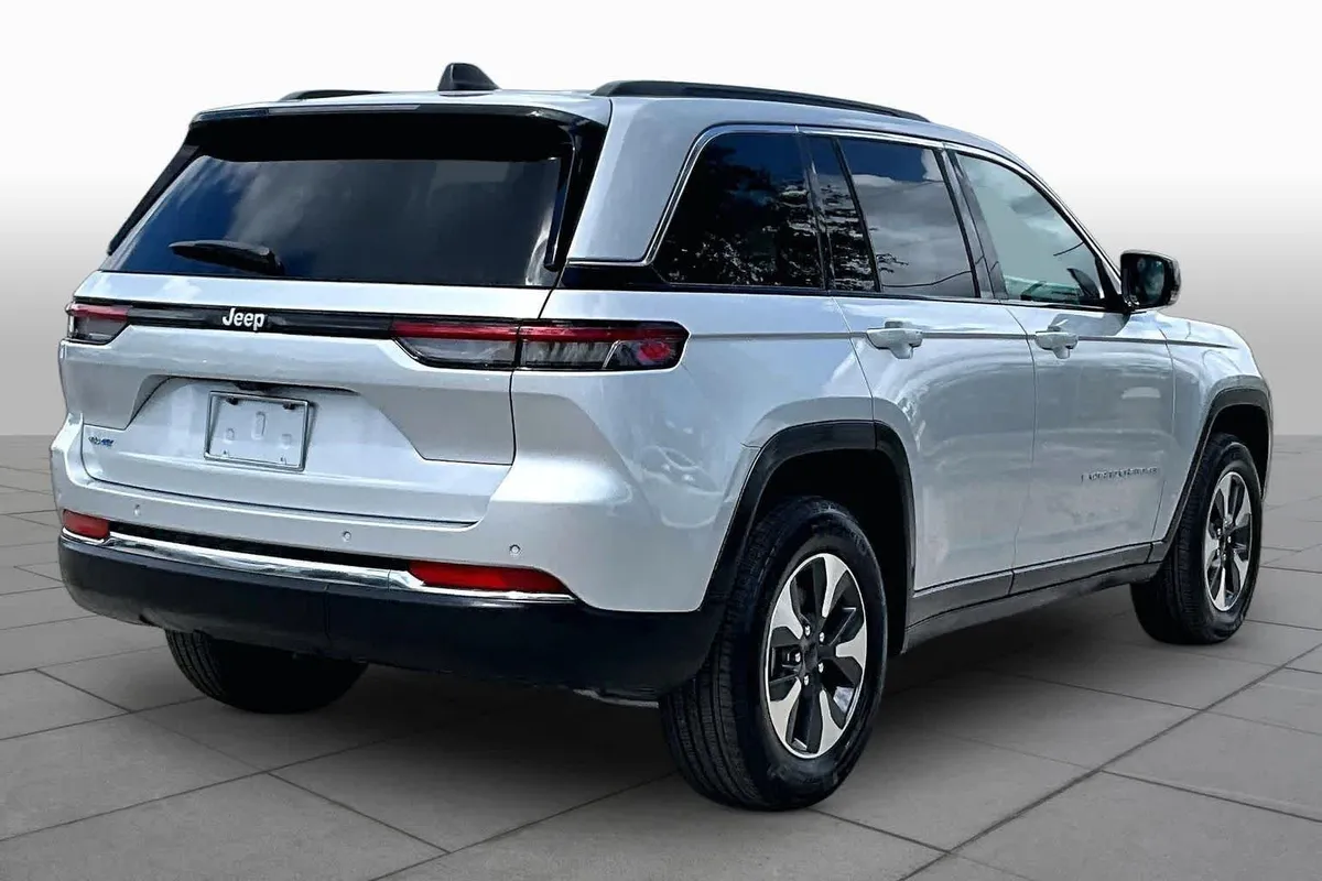 2024 Jeep Grand Cherokee 4xe thumbnail 13