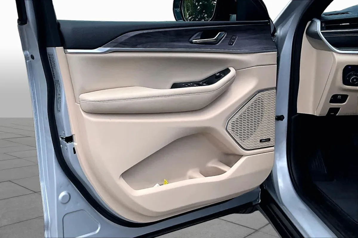 2024 Jeep Grand Cherokee 4xe thumbnail 26
