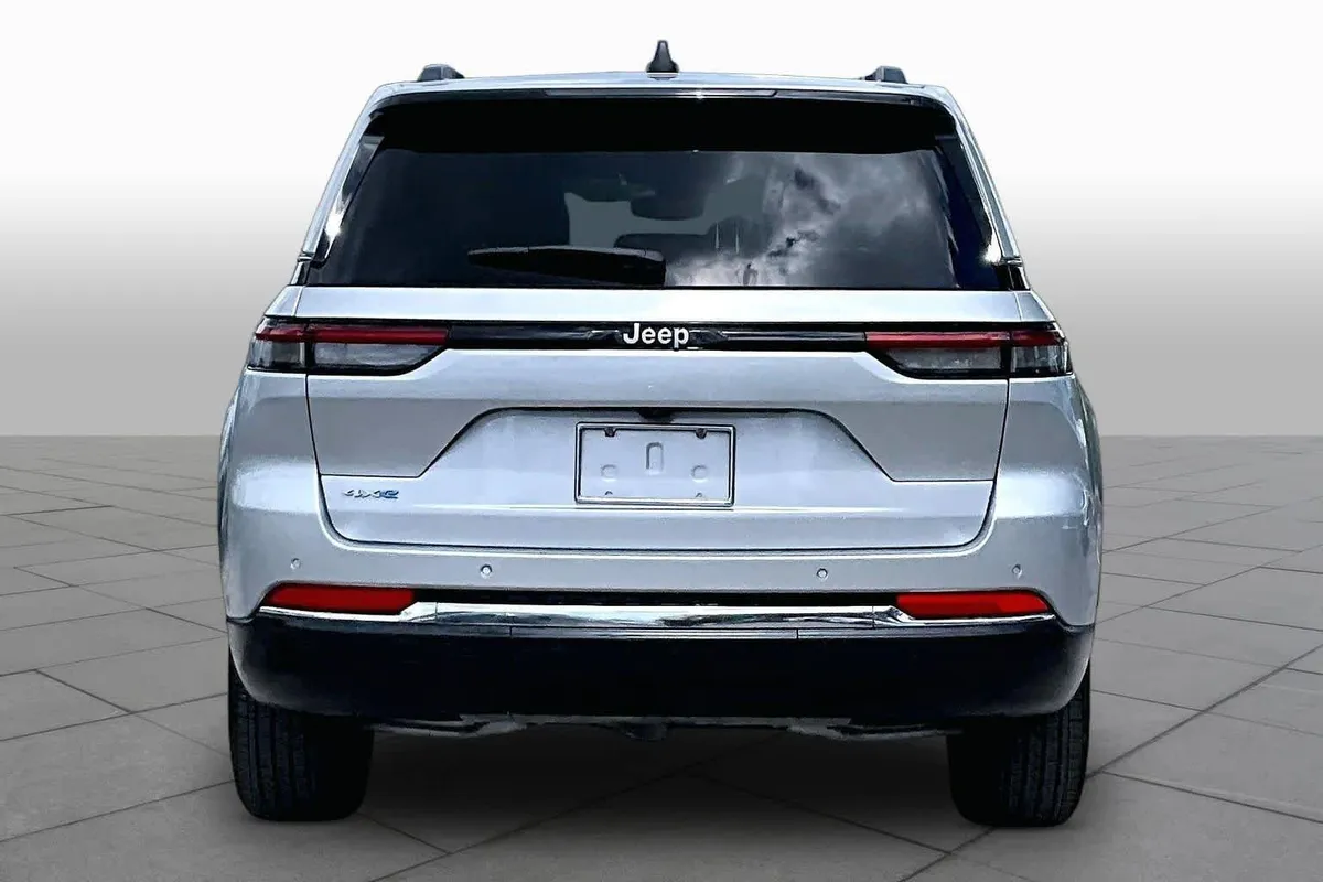 2024 Jeep Grand Cherokee 4xe thumbnail 5