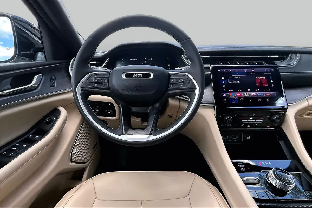 2024 Jeep Grand Cherokee 4xe thumbnail 6