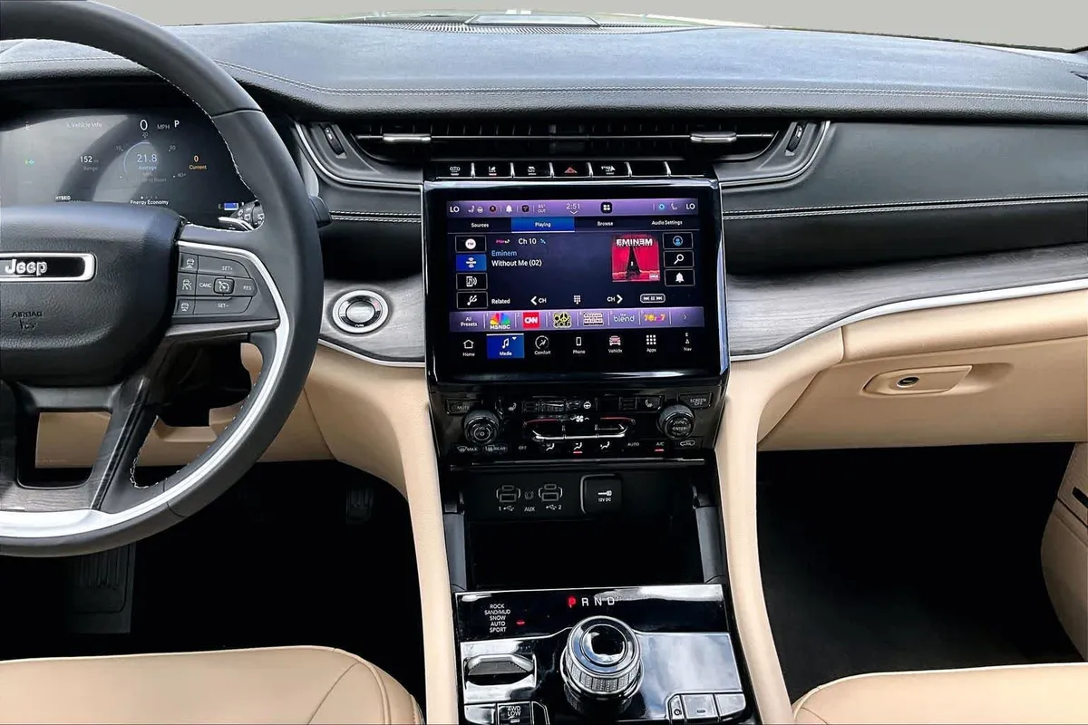 2024 Jeep Grand Cherokee 4xe thumbnail 7