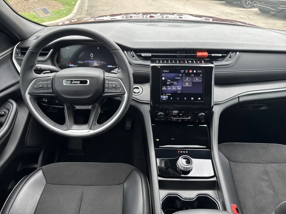 2024 Jeep Grand Cherokee L Altitude thumbnail 25