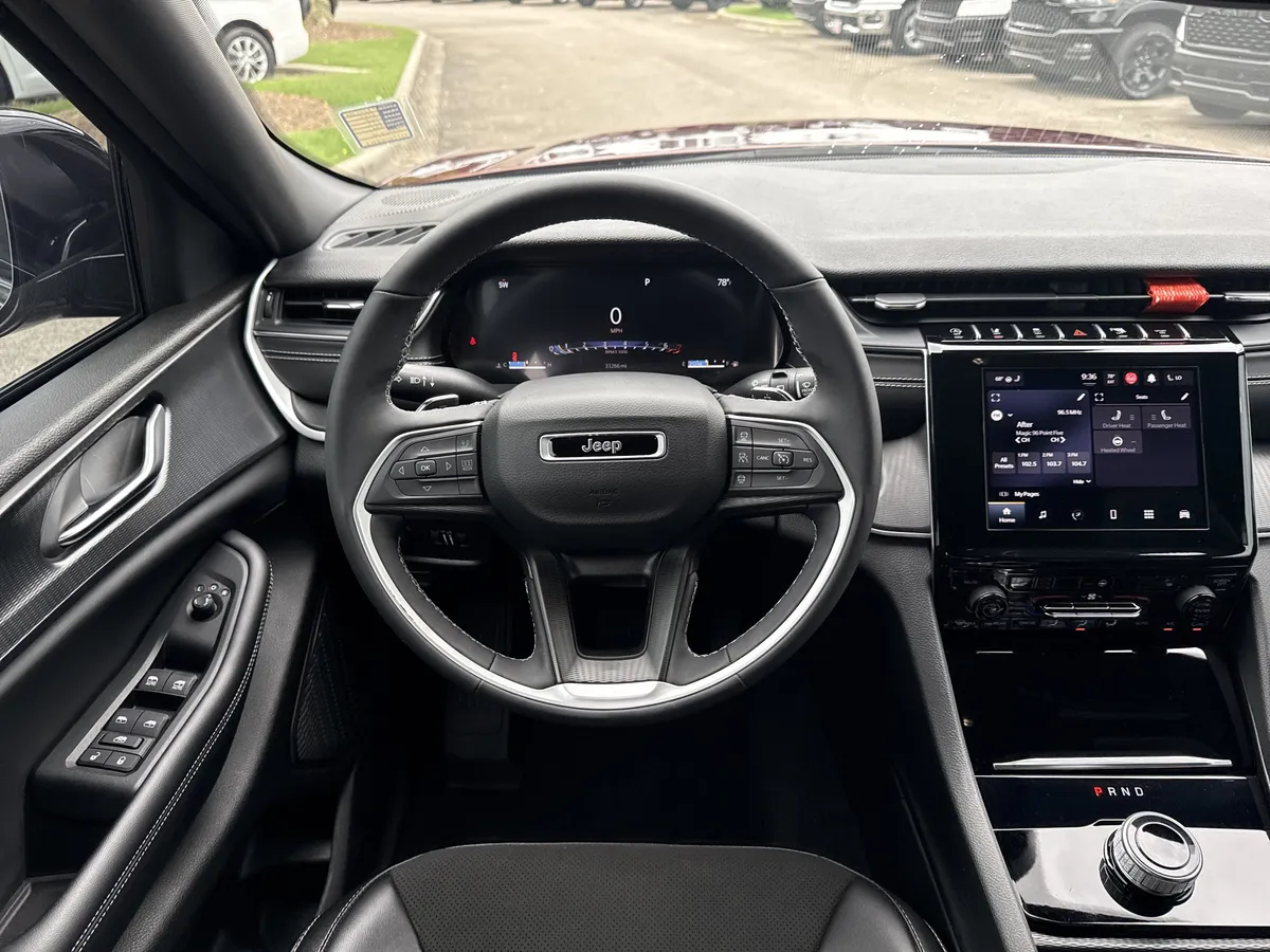 2024 Jeep Grand Cherokee L Altitude thumbnail 26