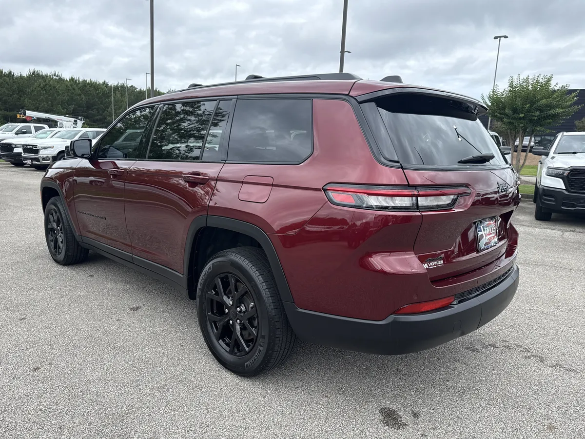 2024 Jeep Grand Cherokee L Altitude thumbnail 5