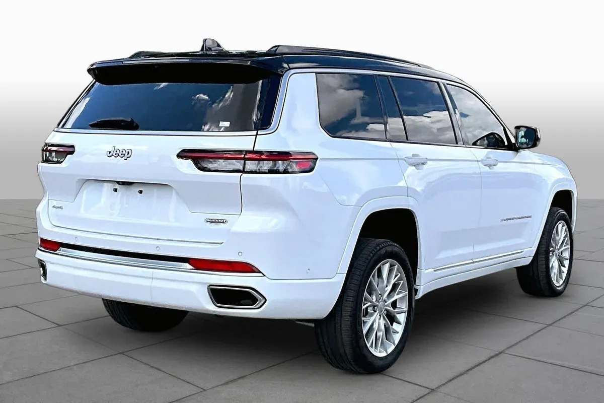 2024 Jeep Grand Cherokee L Summit thumbnail 13