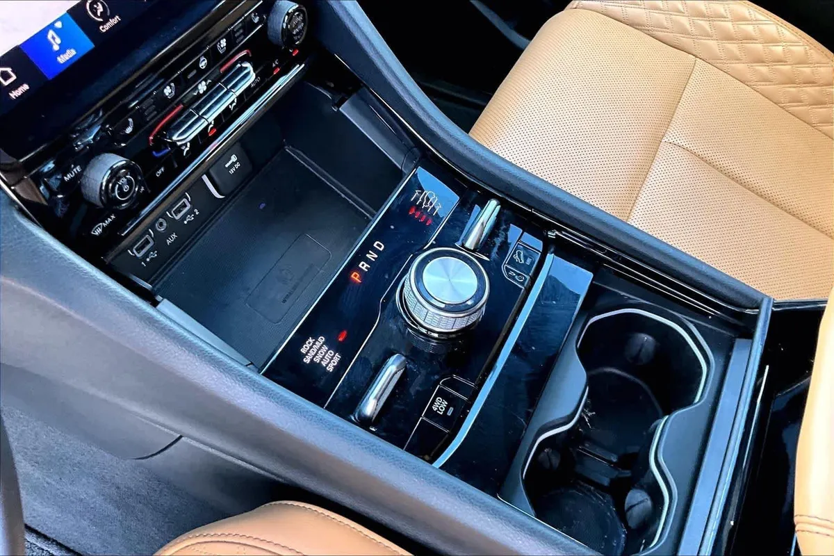 2024 Jeep Grand Cherokee L Summit thumbnail 17