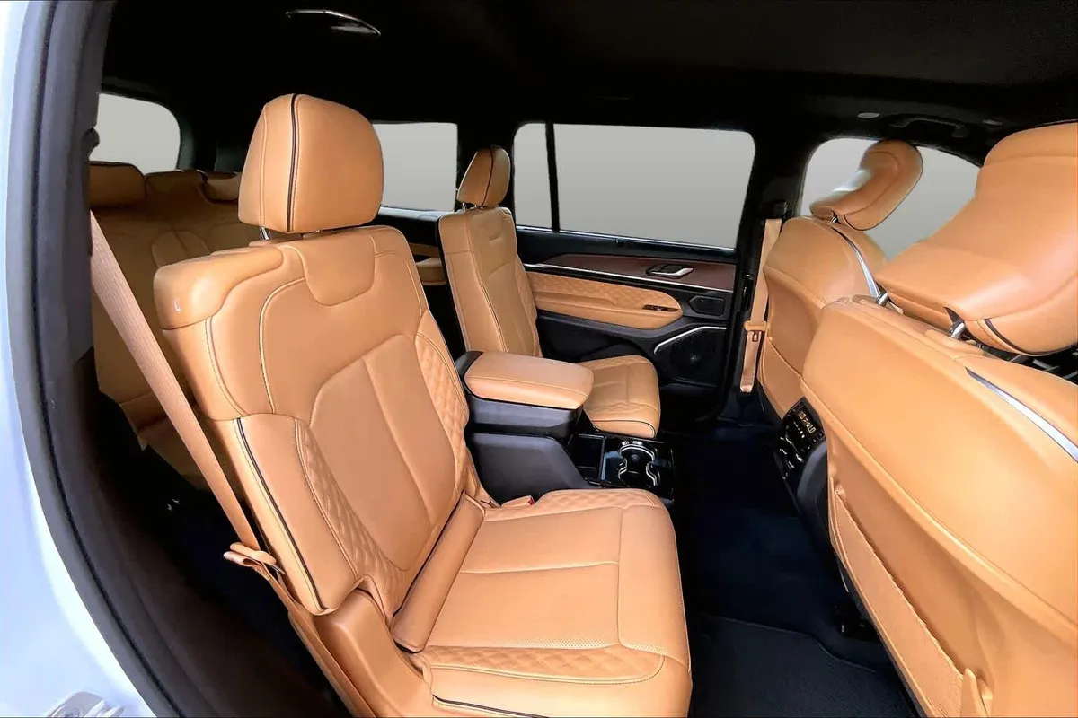 2024 Jeep Grand Cherokee L Summit thumbnail 20