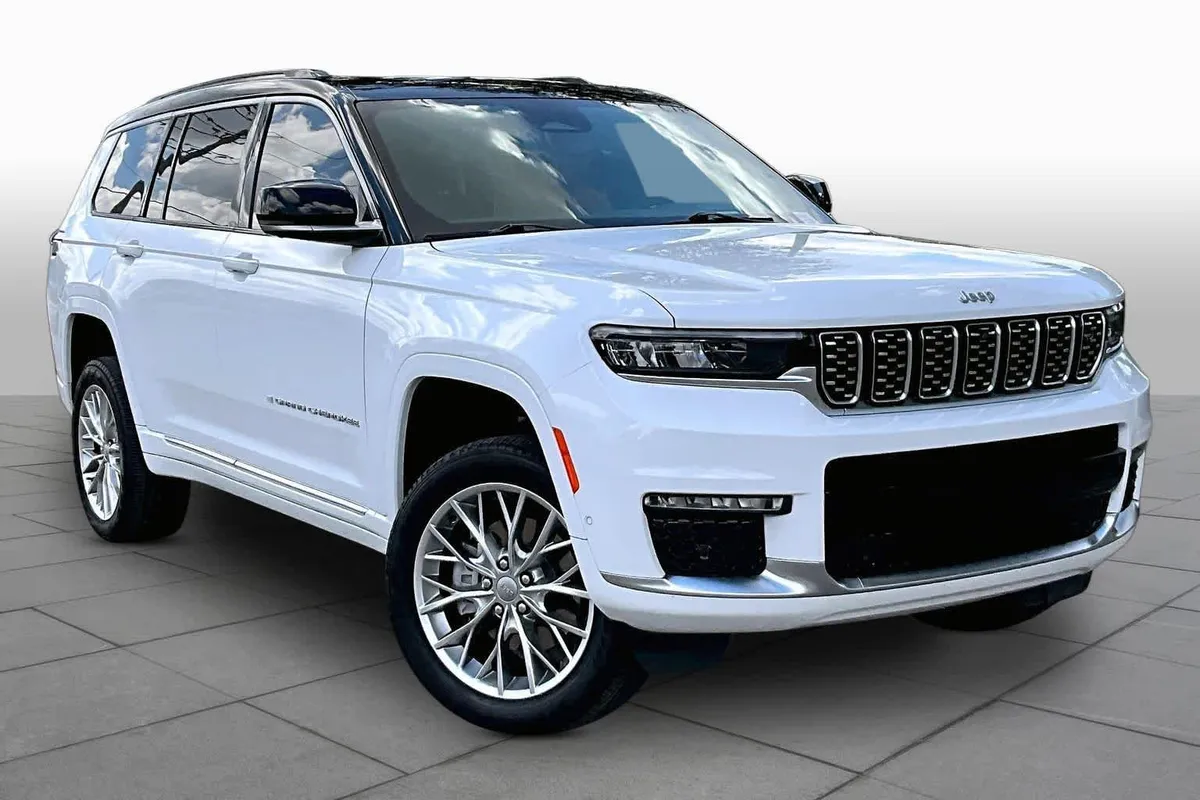 2024 Jeep Grand Cherokee L Summit thumbnail 3