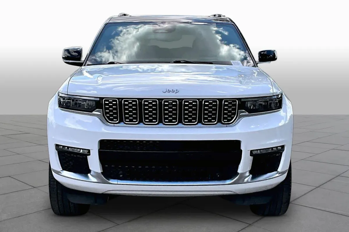 2024 Jeep Grand Cherokee L Summit thumbnail 4