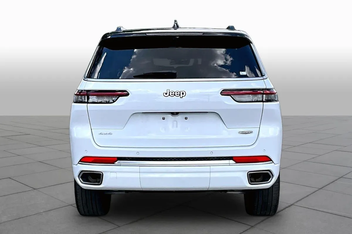 2024 Jeep Grand Cherokee L Summit thumbnail 5