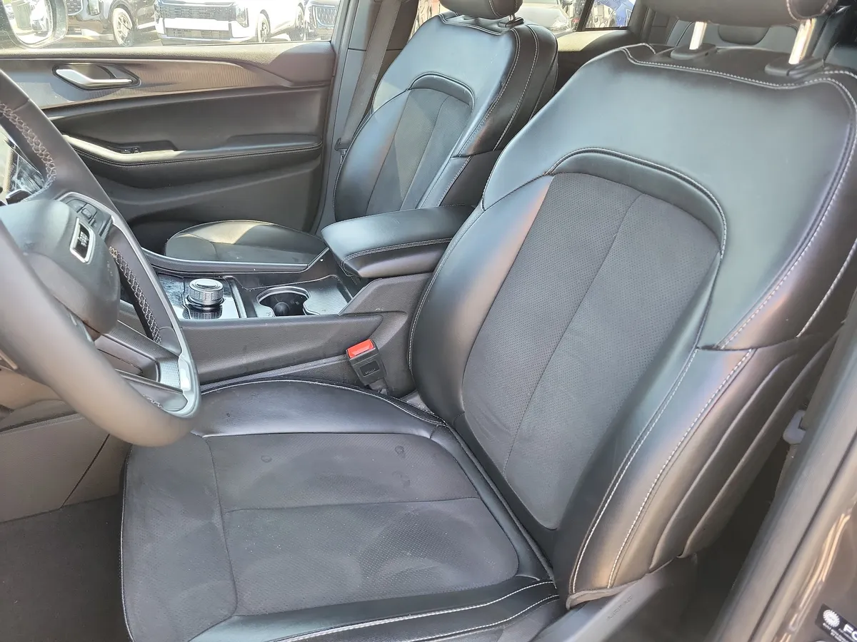 2024 Jeep Grand Cherokee Laredo thumbnail 11