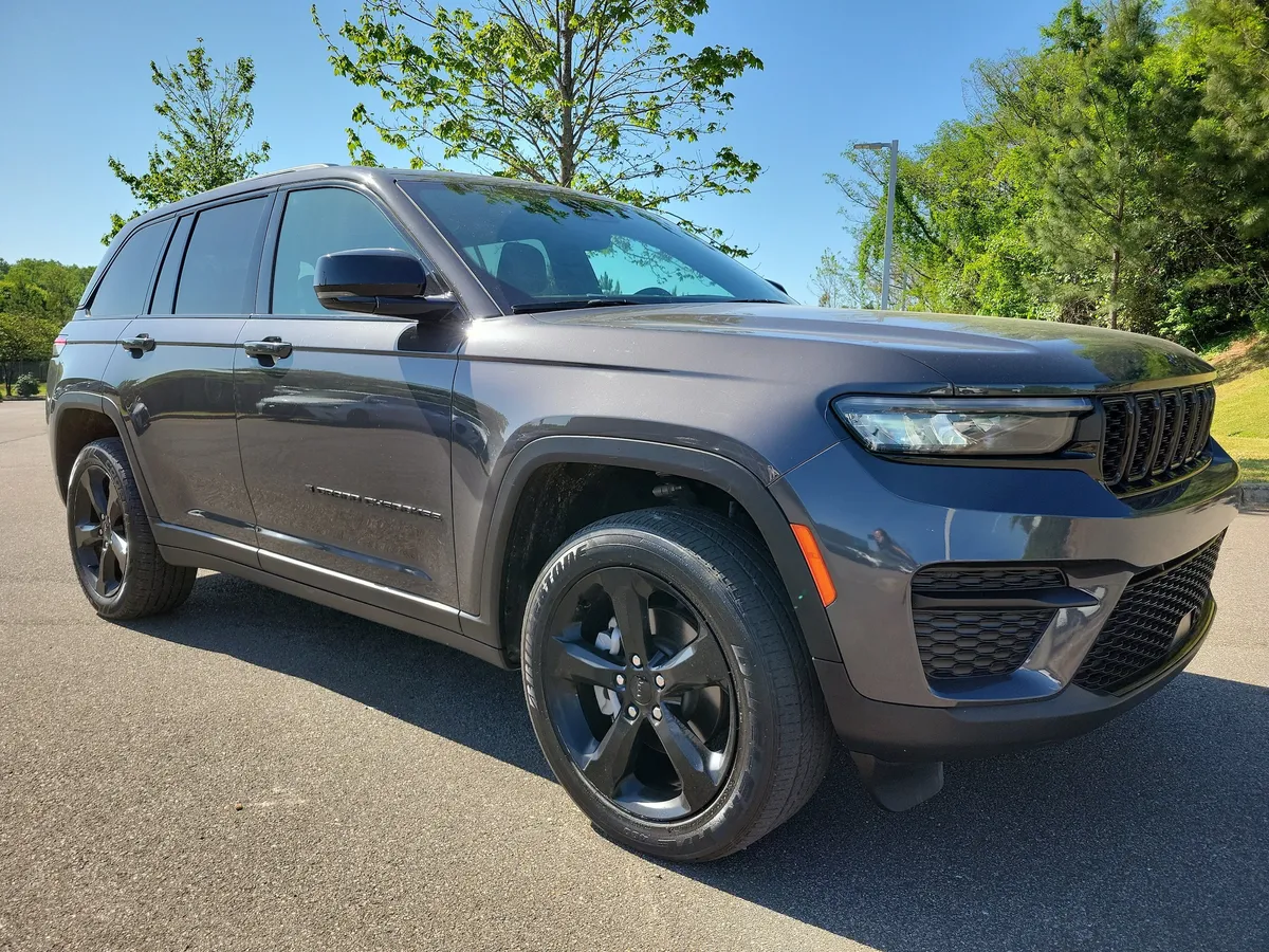 2024 Jeep Grand Cherokee Laredo thumbnail 7