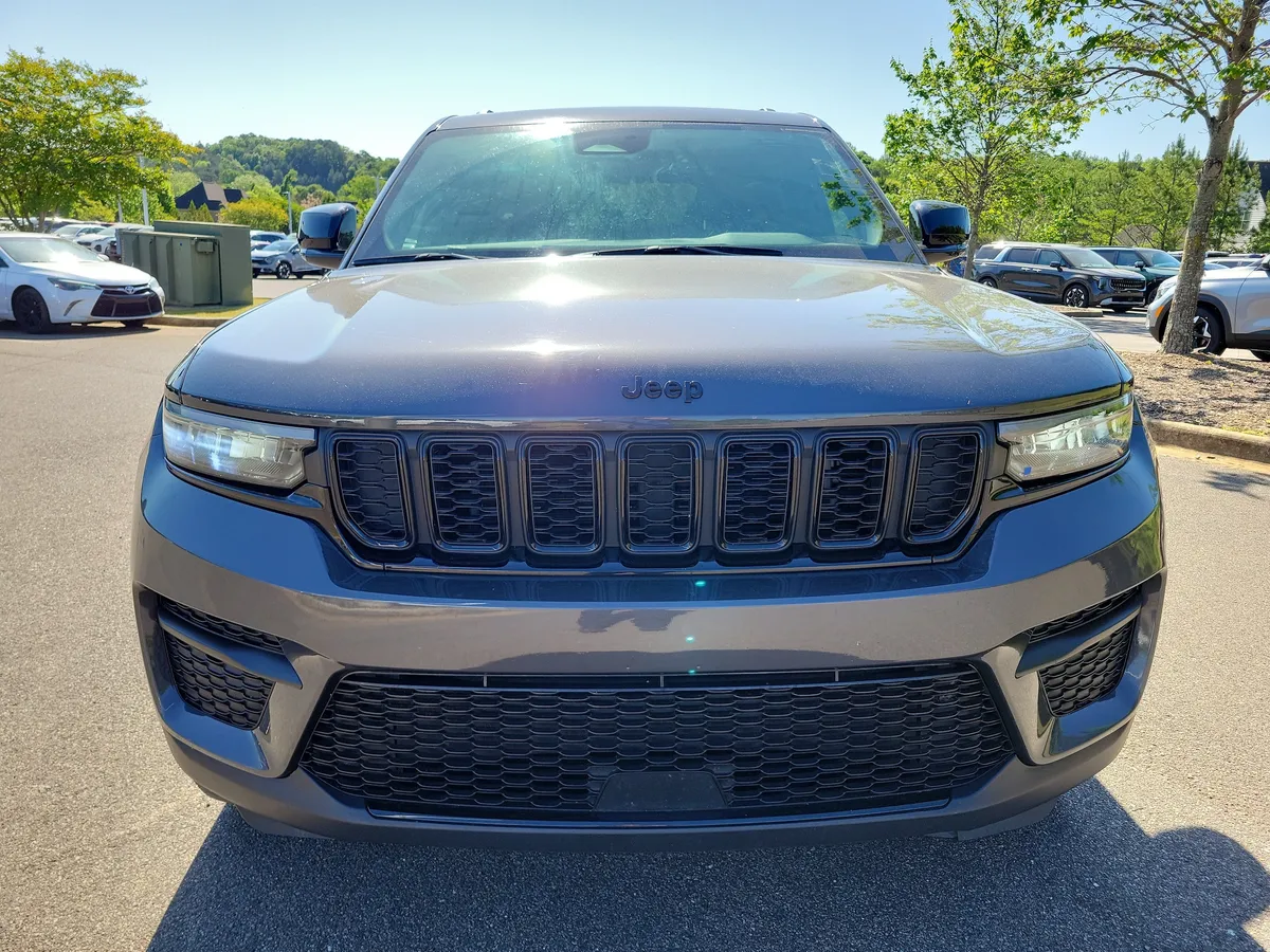 2024 Jeep Grand Cherokee Laredo thumbnail 8