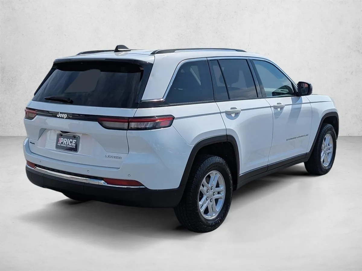 2024 Jeep Grand Cherokee Laredo thumbnail 5