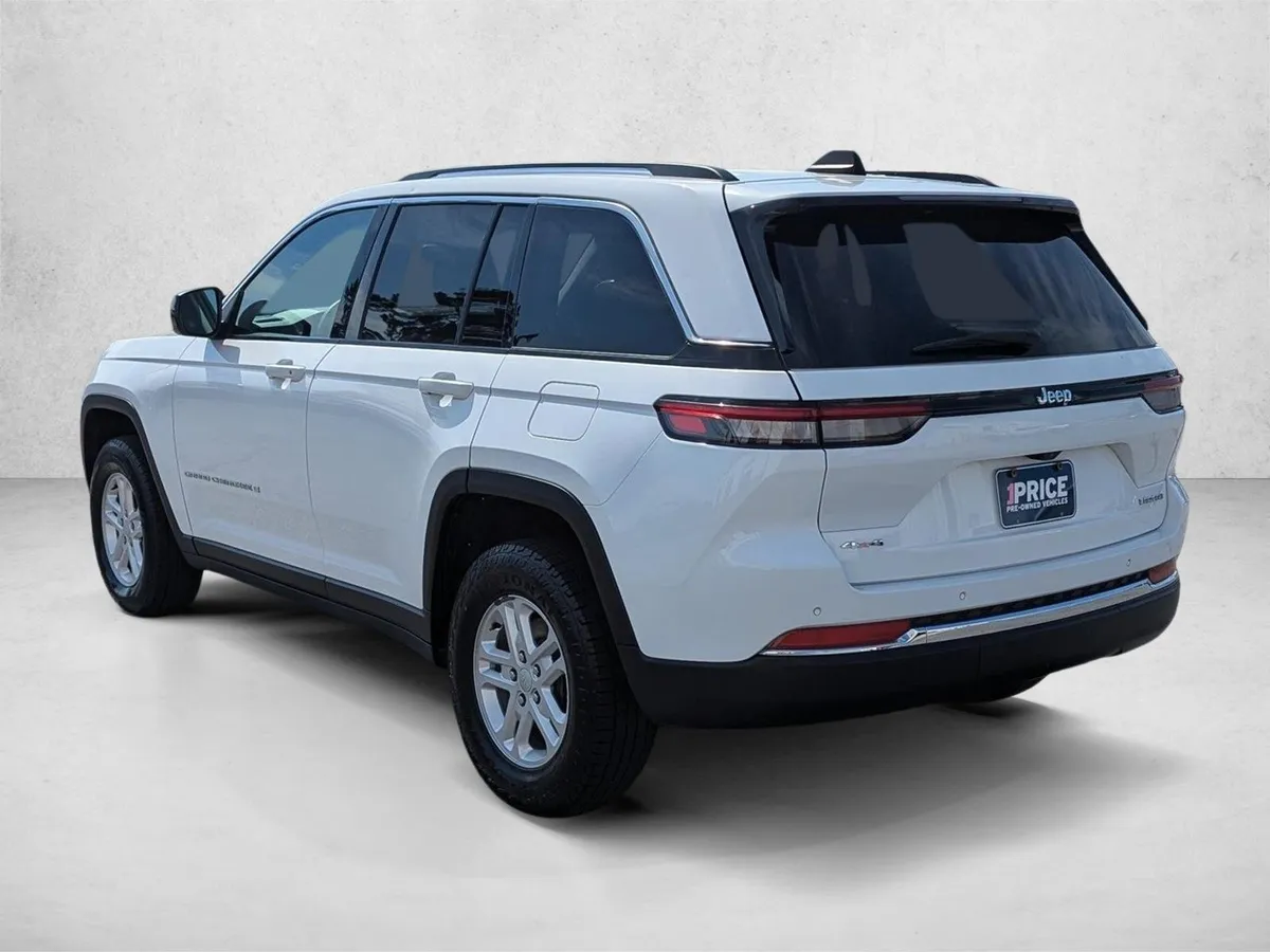2024 Jeep Grand Cherokee Laredo thumbnail 7