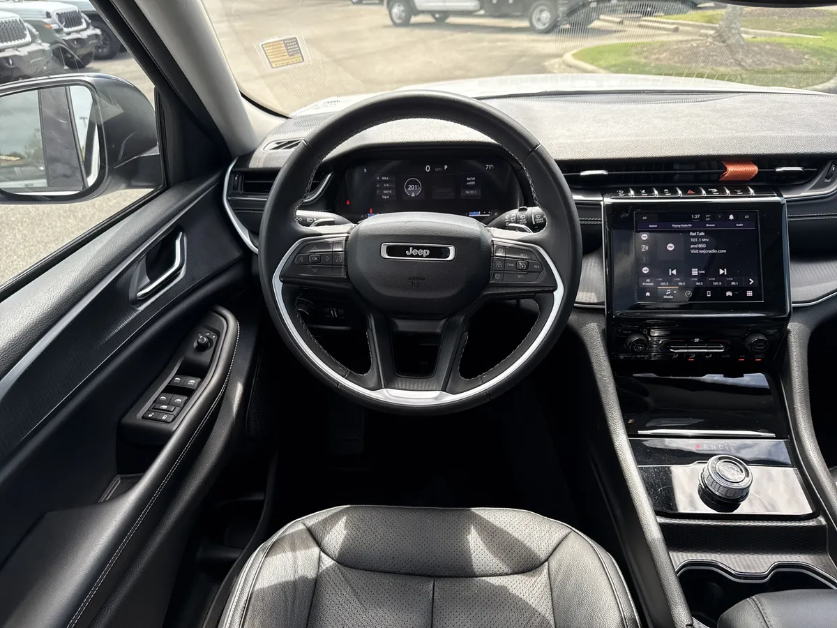 2024 Jeep Grand Cherokee Laredo X thumbnail 25