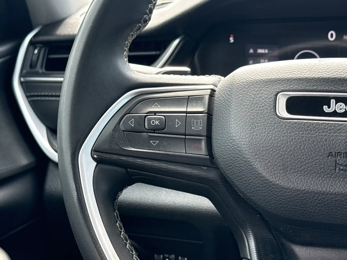 2024 Jeep Grand Cherokee Laredo X thumbnail 27