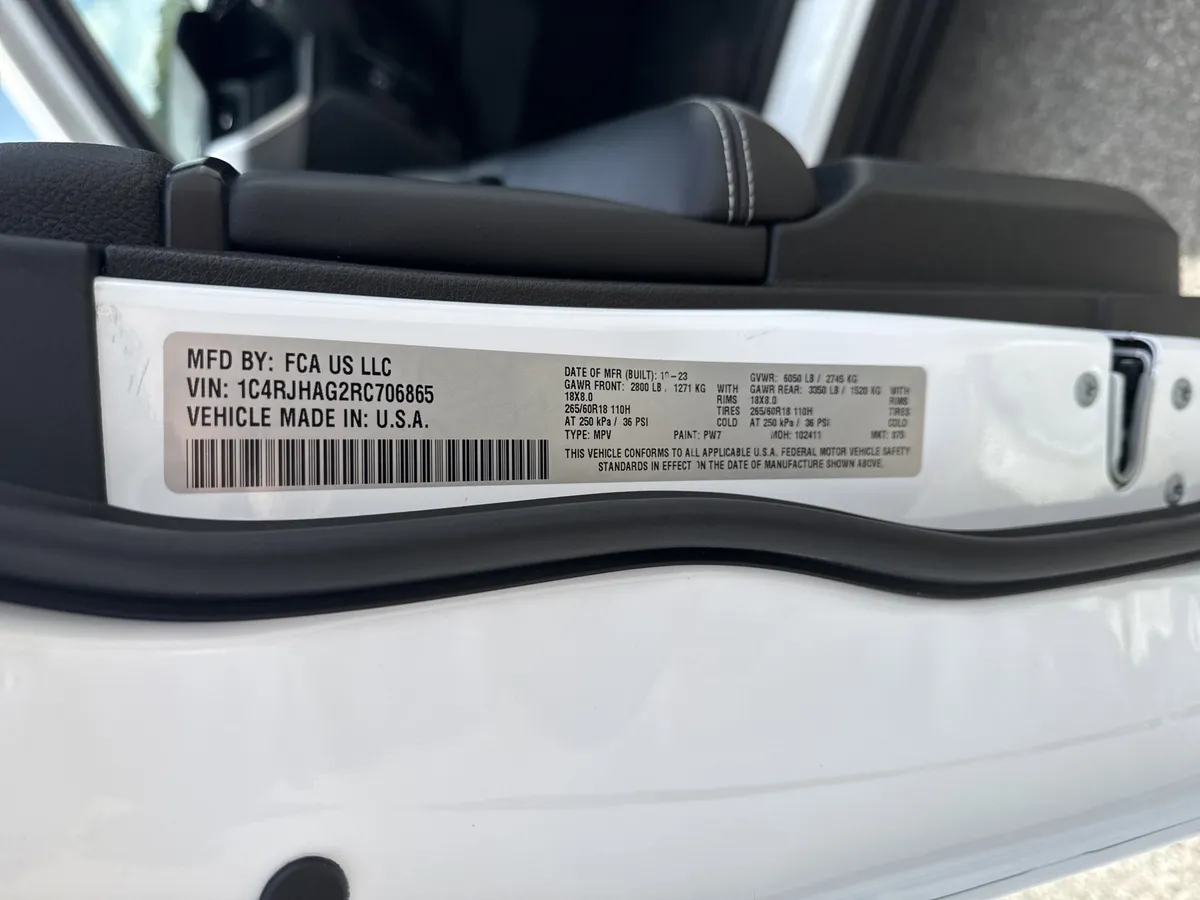 2024 Jeep Grand Cherokee Laredo X thumbnail 34