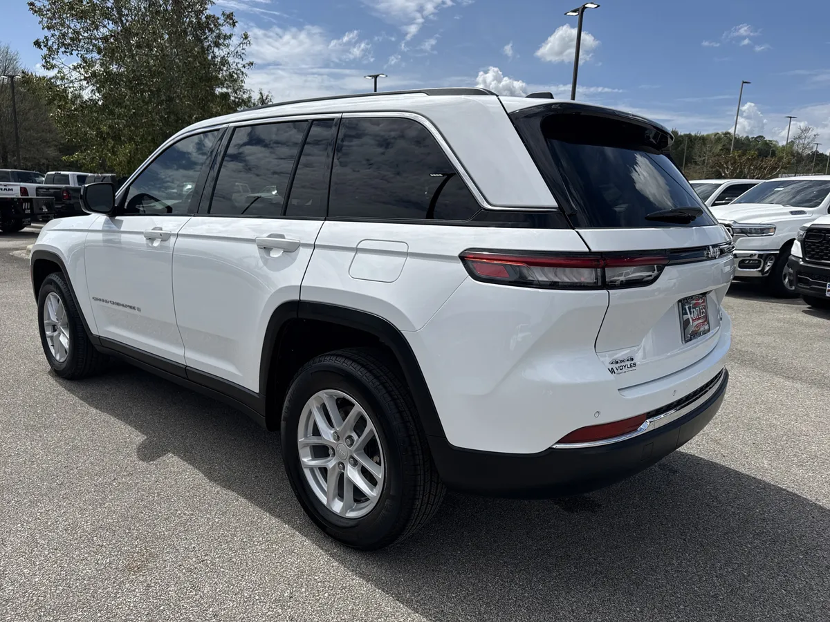 2024 Jeep Grand Cherokee Laredo X thumbnail 5