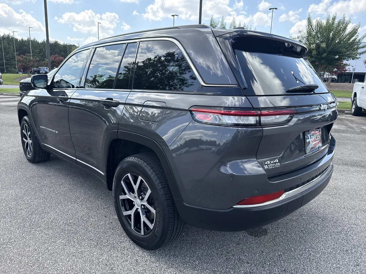 2024 Jeep Grand Cherokee Limited thumbnail 11