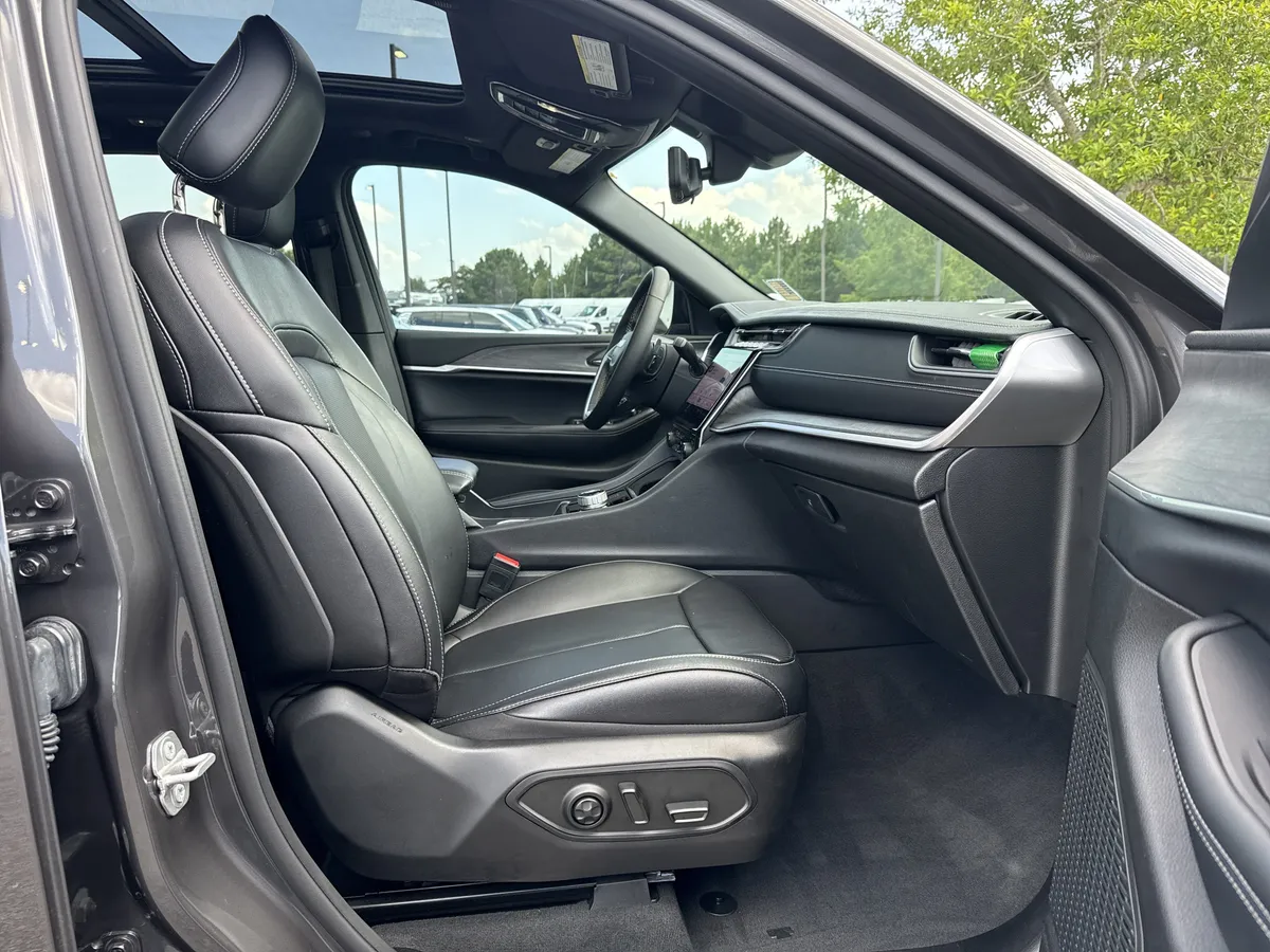 2024 Jeep Grand Cherokee Limited thumbnail 19