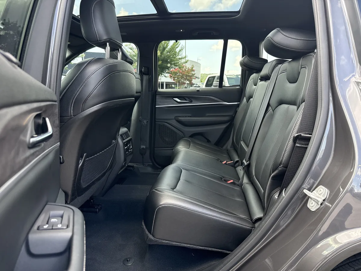 2024 Jeep Grand Cherokee Limited thumbnail 26